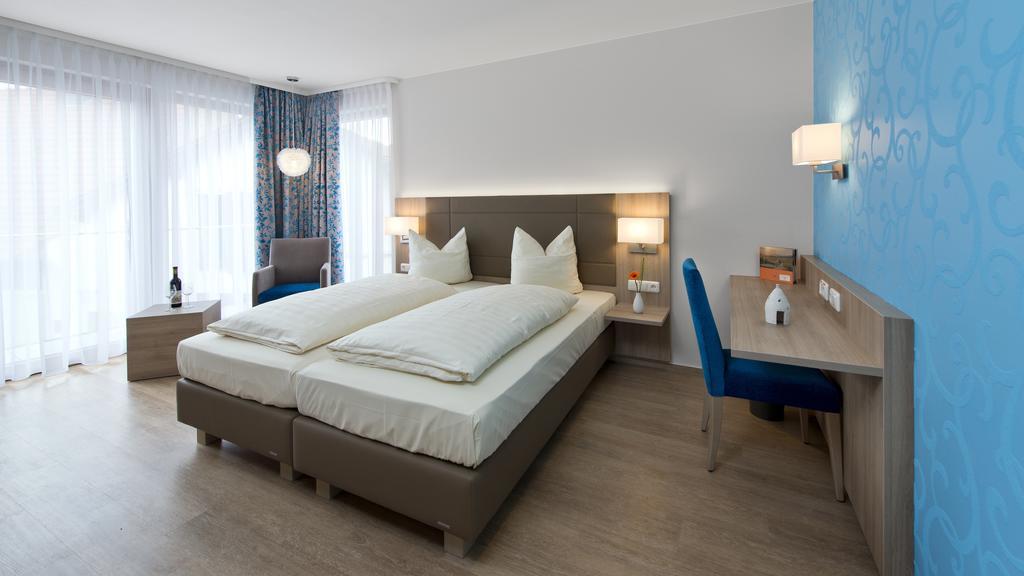 Landhotel Im Klostereck Strubel-Roos ฟลูนไฮม์ ห้อง รูปภาพ