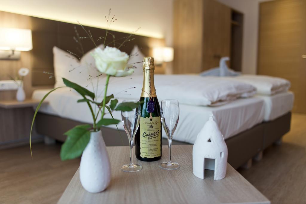 Landhotel Im Klostereck Strubel-Roos ฟลูนไฮม์ ภายนอก รูปภาพ